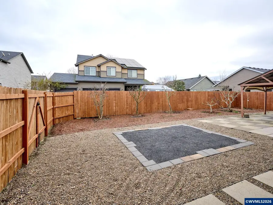 574  Prairie St, Woodburn, OR 97071 - #3