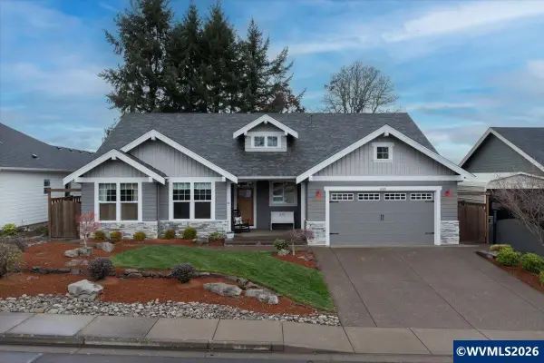 448 NW Reed Ln Ln, Dallas, OR 97338