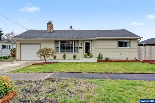 472  E St, Lebanon, OR 97355