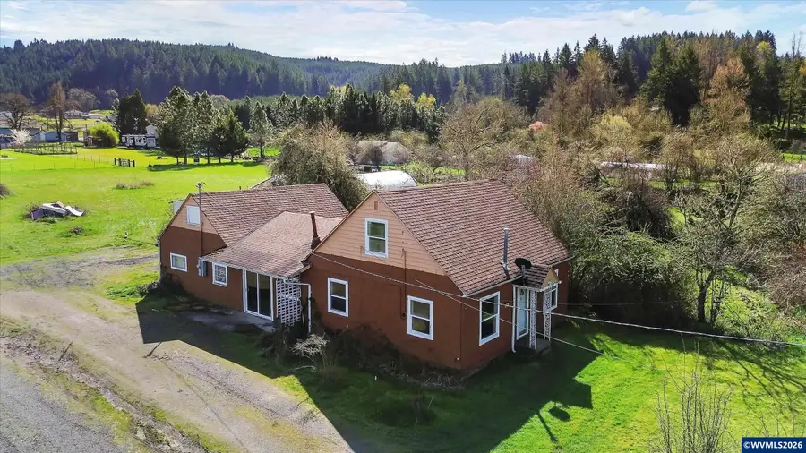 993  42nd Av, Sweet Home, OR 97386 - #2