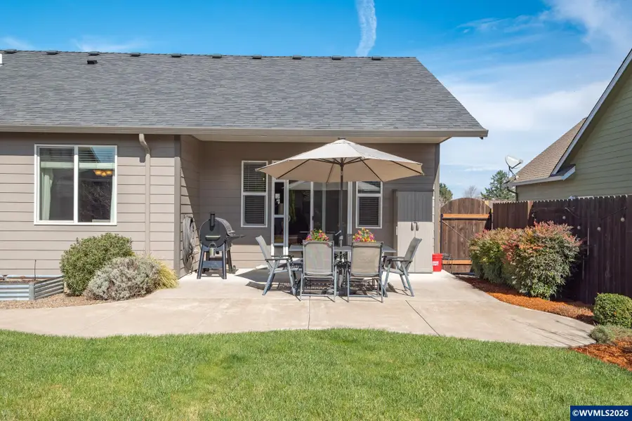 370 W Joy St, Lebanon, OR 97355 - #3