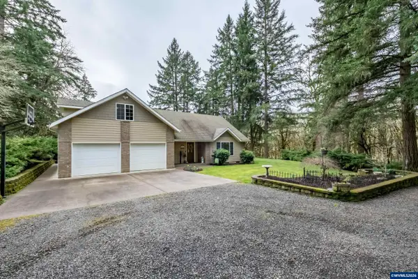 39692  Lacomb Dr, Lebanon, OR 97355