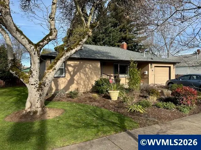 451  E St, Lebanon, OR 97355 - #1