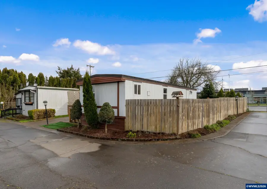 612 N Cascade Dr, Woodburn, OR 97071 - #3