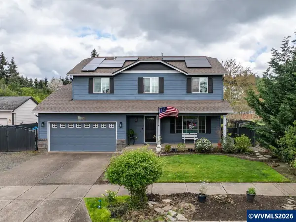 302  Division St NE, Silverton, OR 97381