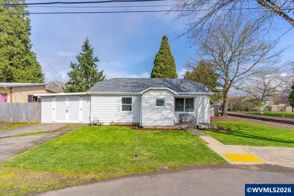 212  Picture St, Independence, OR 97351