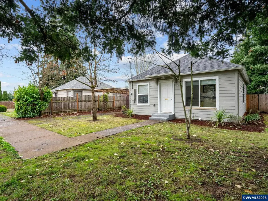 180  Eaton St, Lebanon, OR 97355 - #3