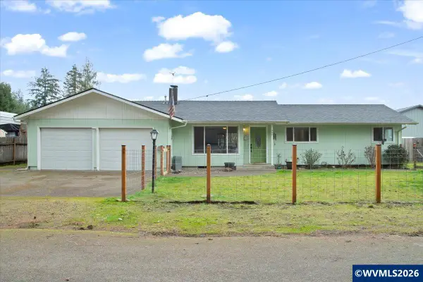 247  Cedar St, Lyons, OR 97358