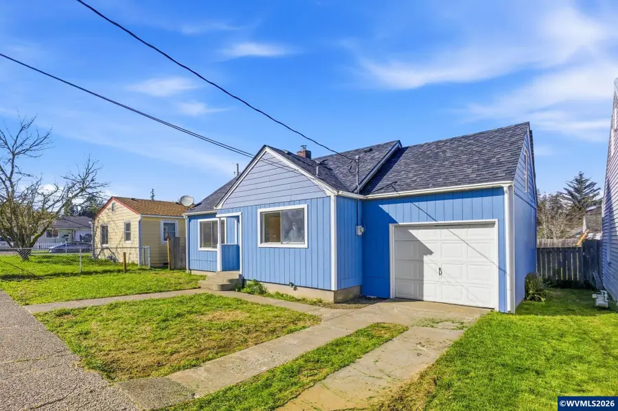 320  Juniper St, Sweet Home, OR 97386 - #3