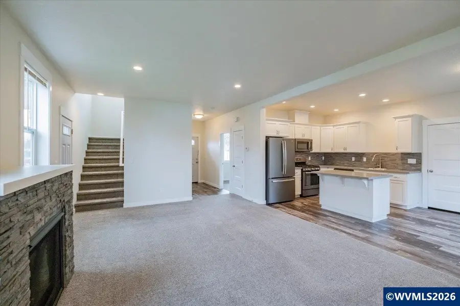 66 N 8th St, Lebanon, OR 97355 - #3