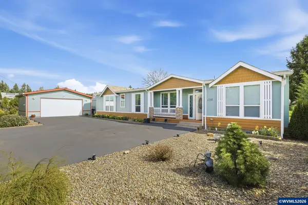 1205  37th Av, Sweet Home, OR 97386