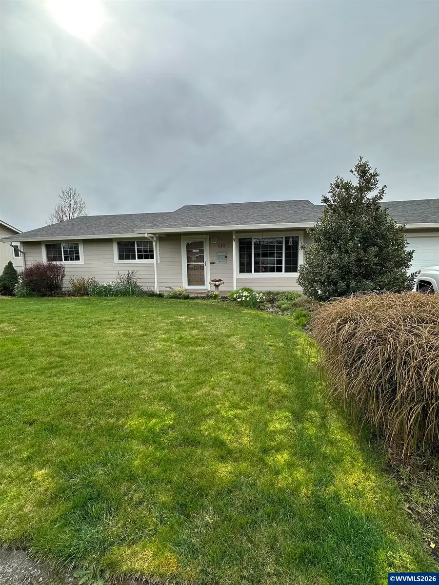 640 S Pershing St, Mount Angel, OR 97362 - #2