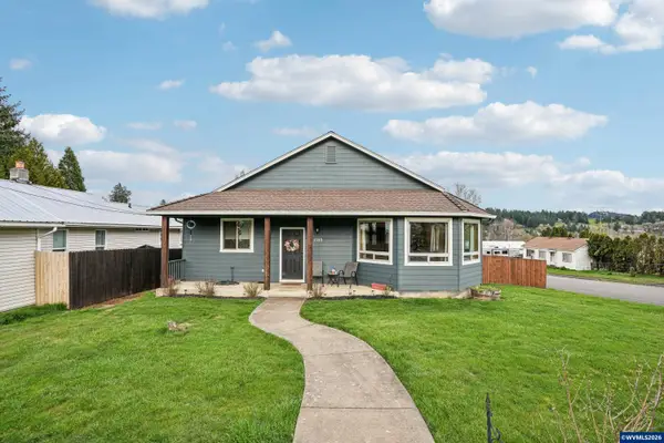 1590 SW Hill St, Dallas, OR 97338