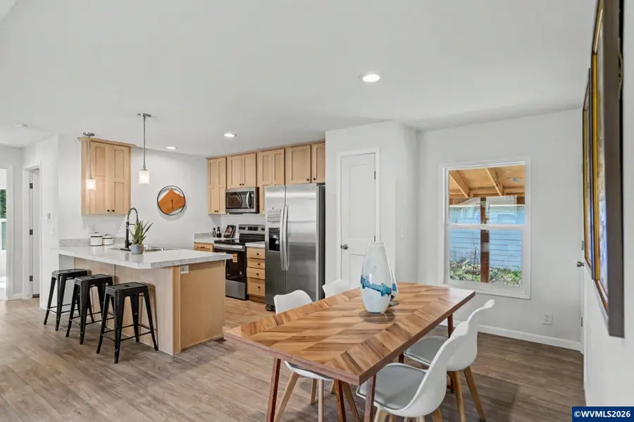 217 SE Juniper St, Mill City, OR 97360 - #3