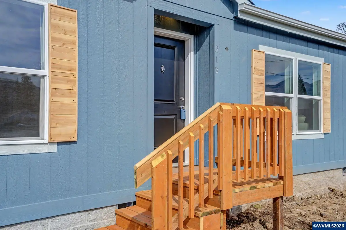 212  N Santiam Hwy SE, Gates, OR 97346 - #1