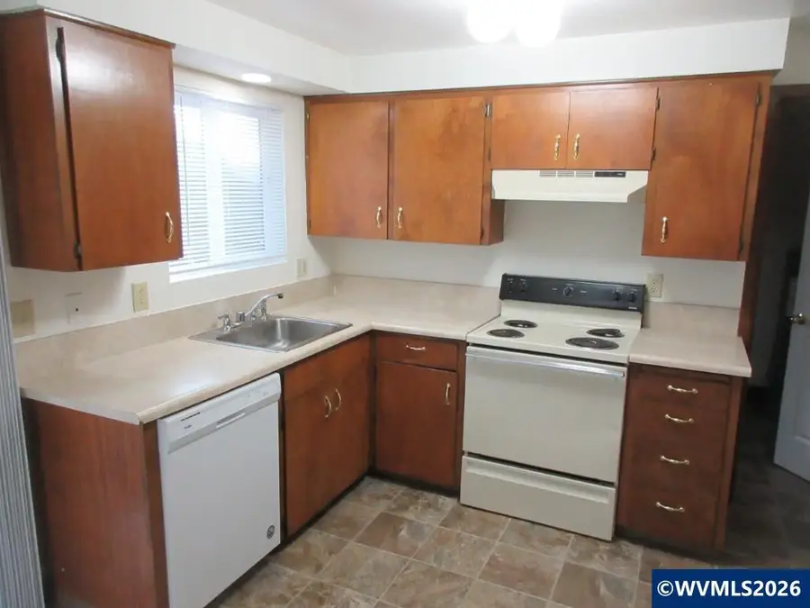 174 NW Stoneway Dr, Salem, OR 97034 - #3