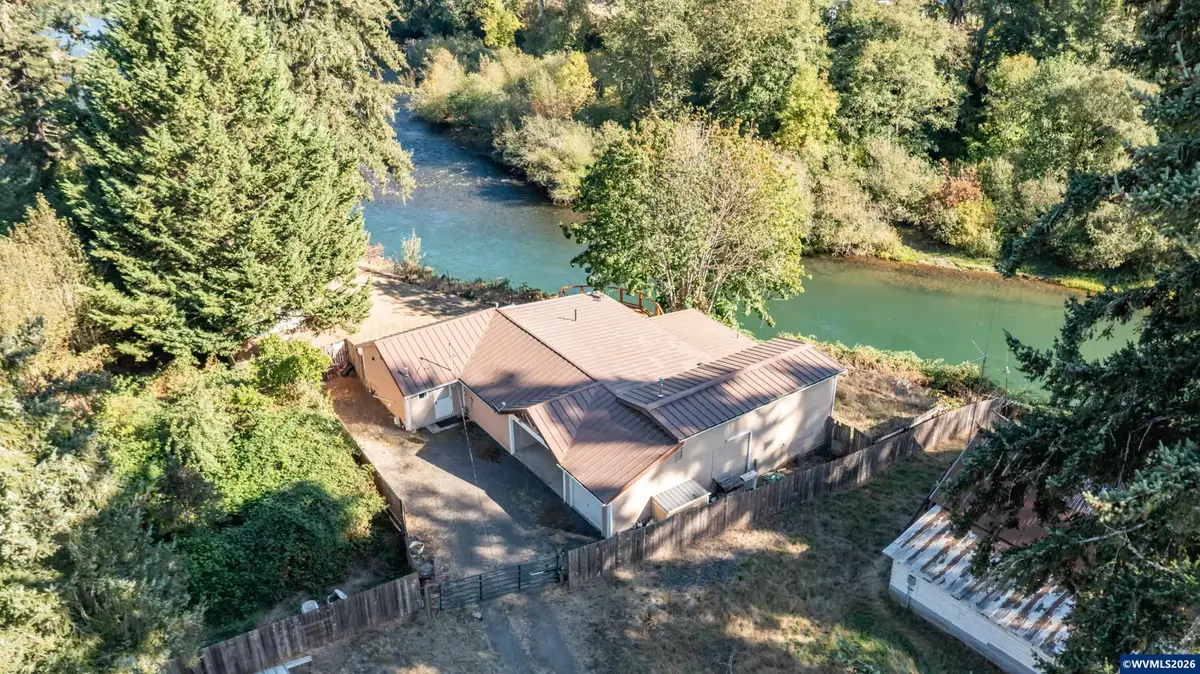 1054 N River Rd, Sweet Home, OR 97386 - #1