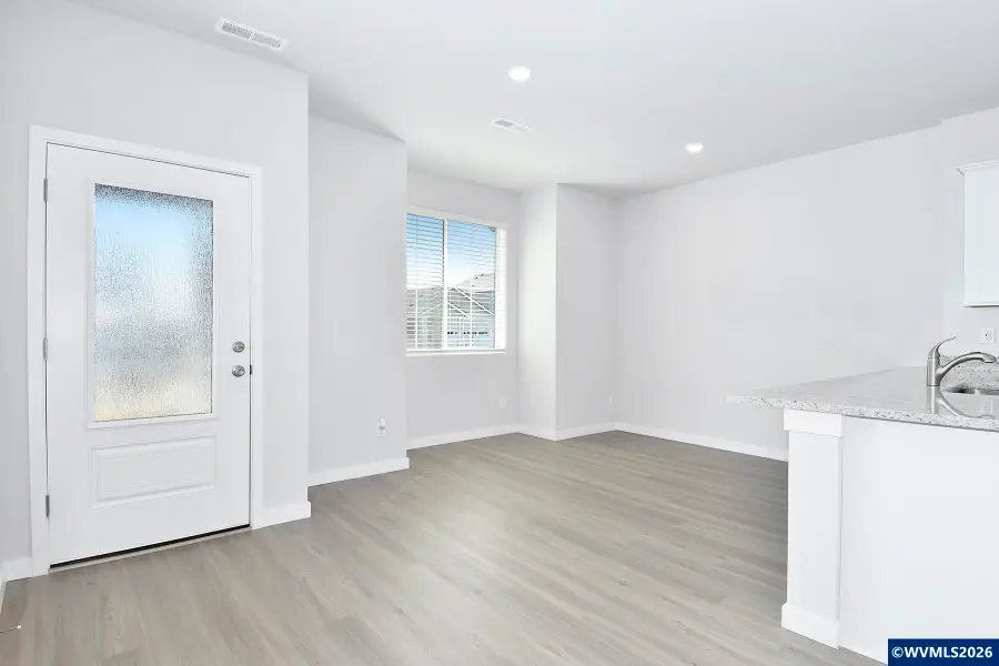 1233  Parkside Av, Woodburn, OR 97071 - #3