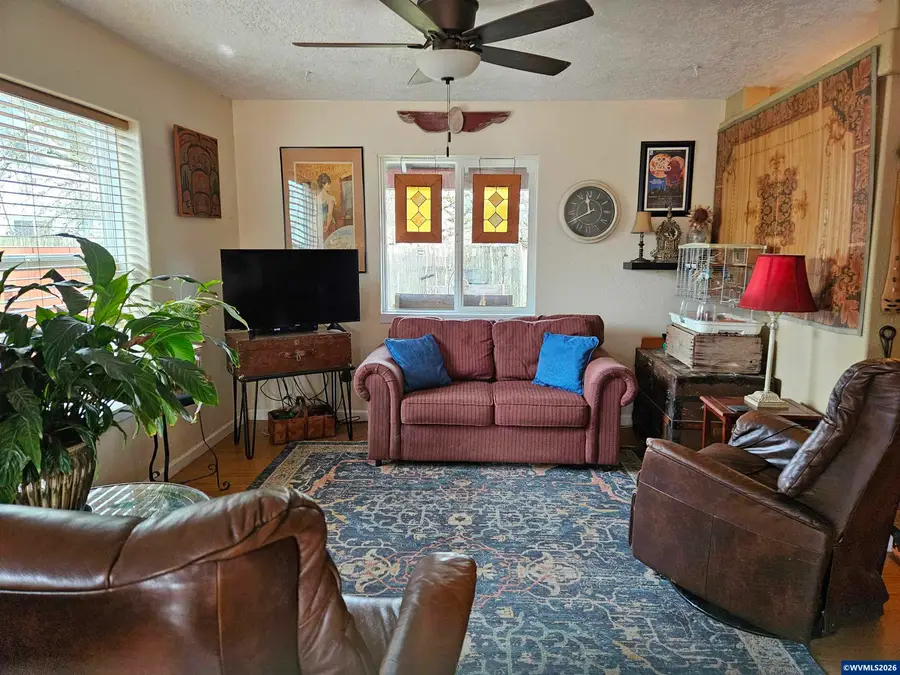 355 N 13th St St, Philomath, OR 97370 - #2