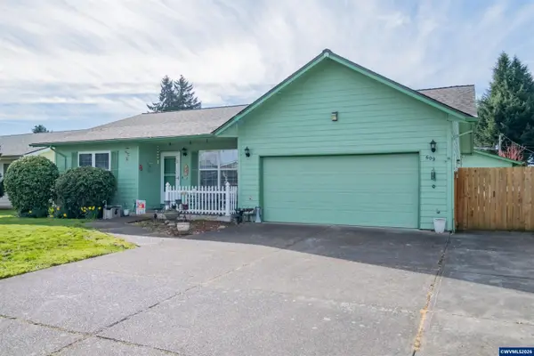 609  Pine St, Dallas, OR 97338