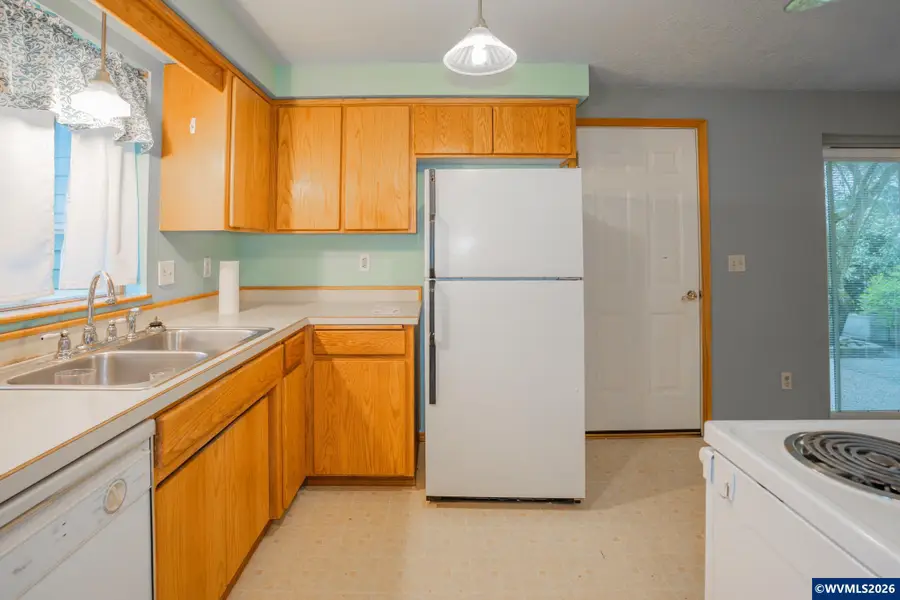 2736 S 12th St, Lebanon, OR 97355 - #3