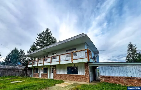 411  Upper Terrace Dr, Glide, OR 97443