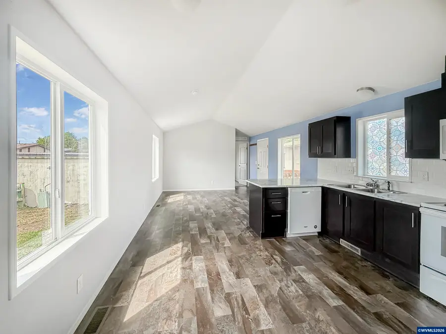300 SE Goodnight Av, Corvallis, OR 97333 - #3