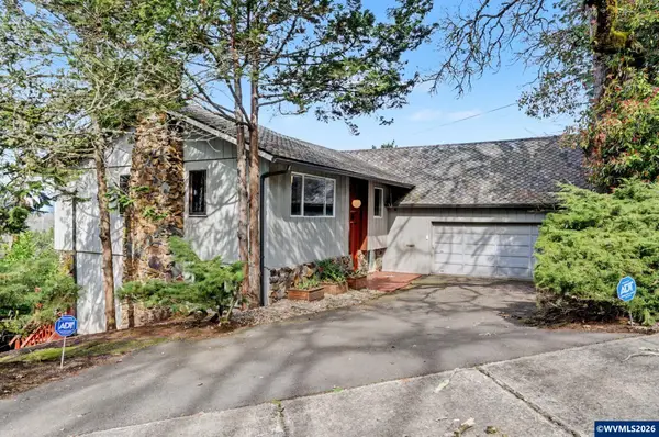 875  Caroline St S, Salem, OR 97302