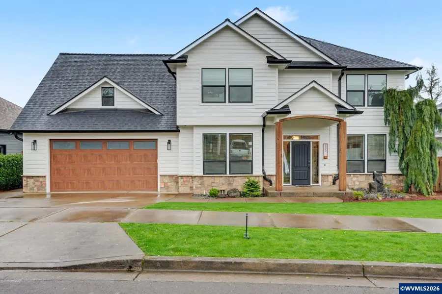 555  Yapa Dr, Silverton, OR 97381 - #2