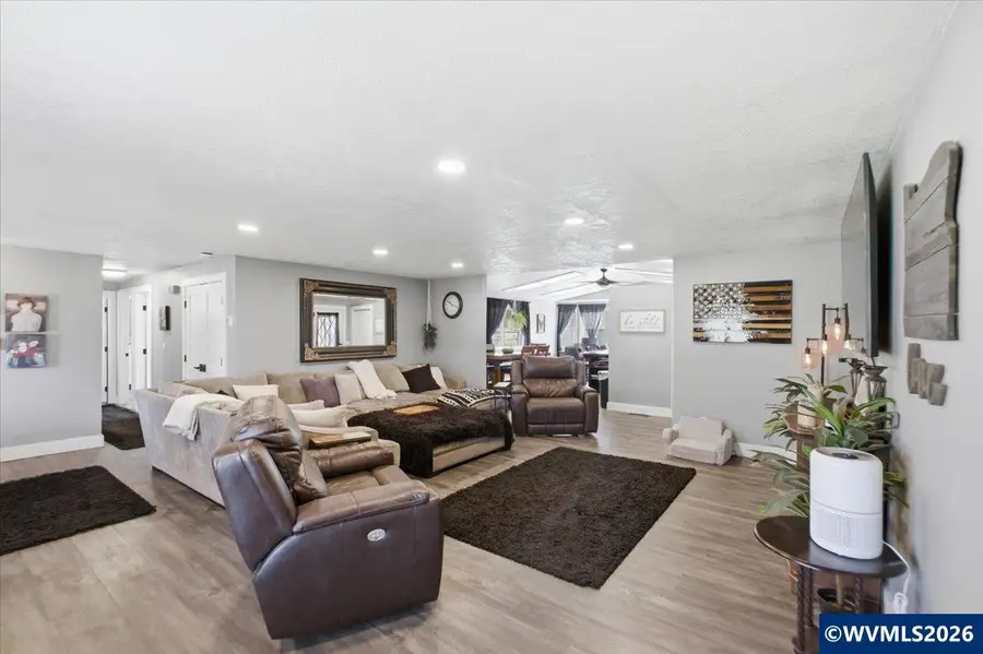 537  Hillview Dr, Lebanon, OR 97355 - #3