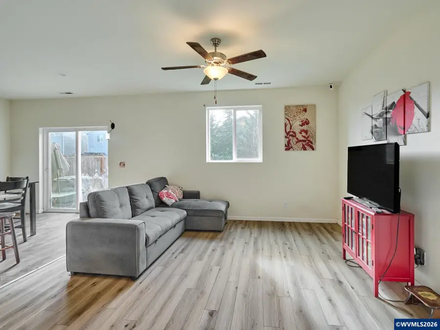 1986 NW 23rd St, McMinnville, OR 97128 - #2