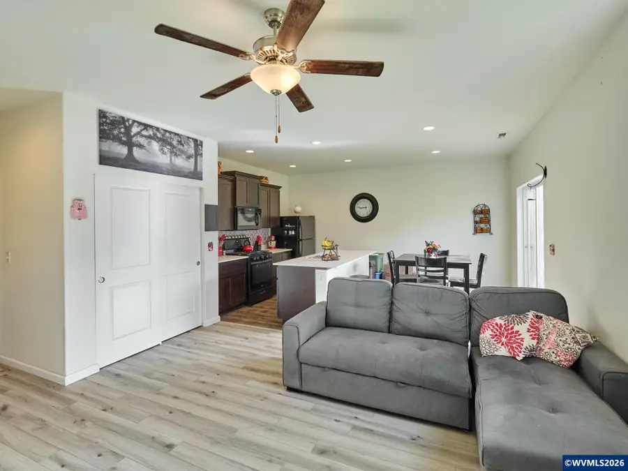 1986 NW 23rd St, McMinnville, OR 97128 - #3