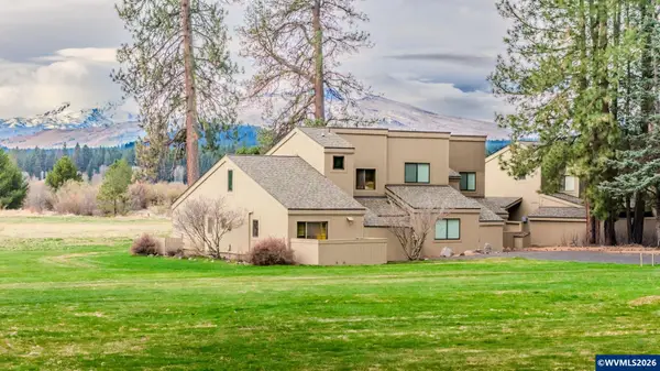 12900  Hawks Beard #13, Sisters, OR 97759