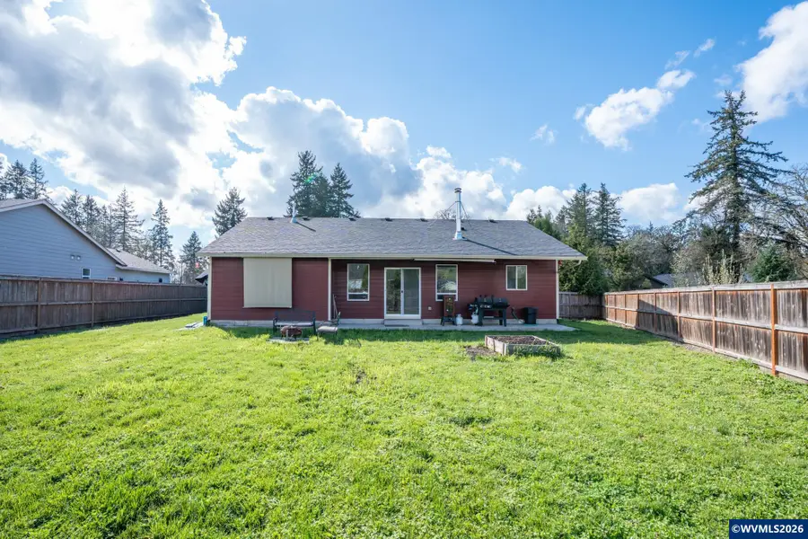 1944  37th Cir, Sweet Home, OR 97386 - #2