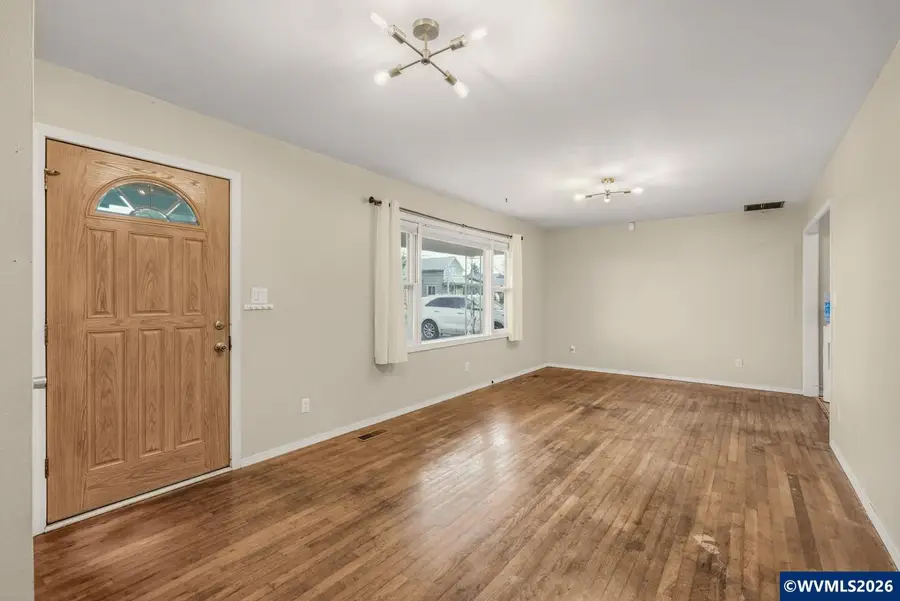 915 E Marquam St, Mount Angel, OR 97362 - #3