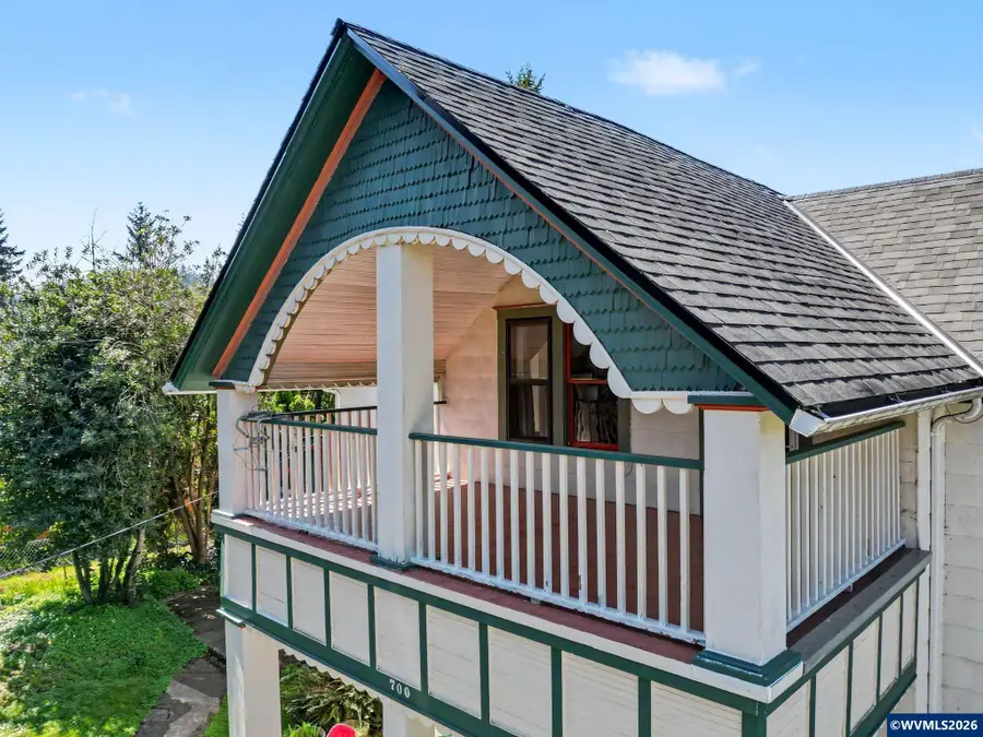 700 S Water St, Silverton, OR 97381 - #2