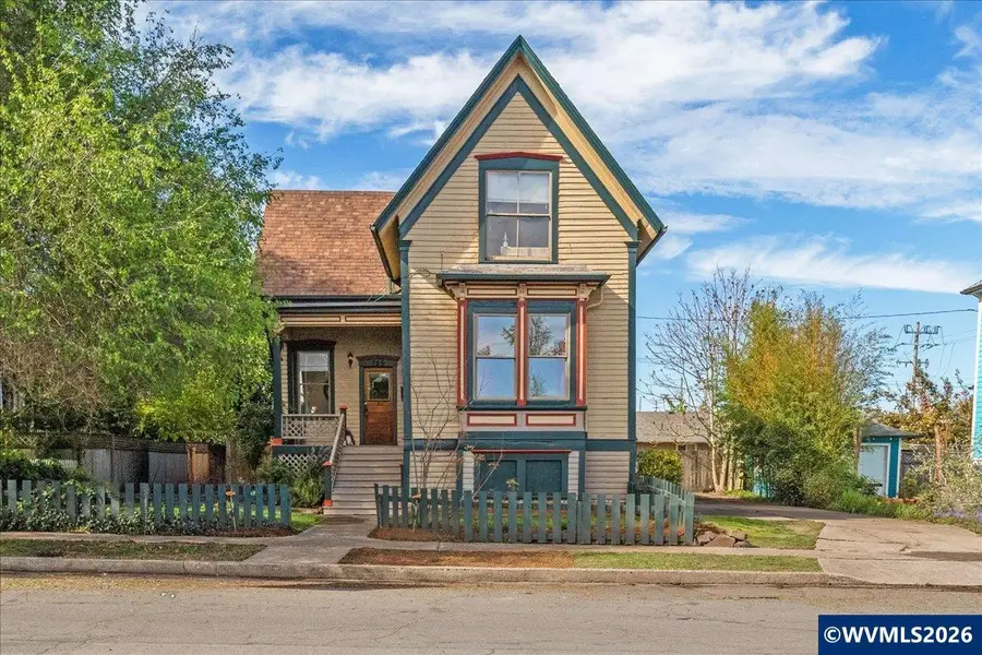 725  6th Av SW, Albany, OR 97321 - #2