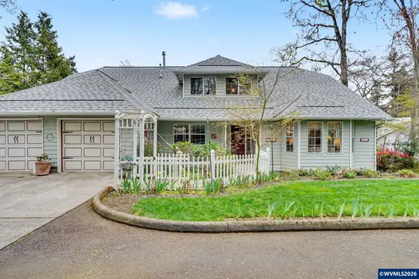 245  Edgewood Dr, Silverton, OR 97381