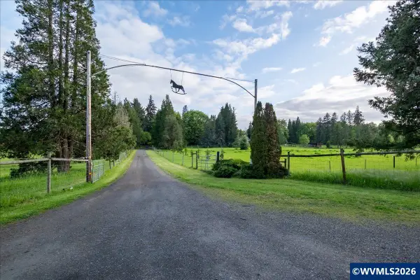 4562  US 20 Hwy, Albany, OR 97321