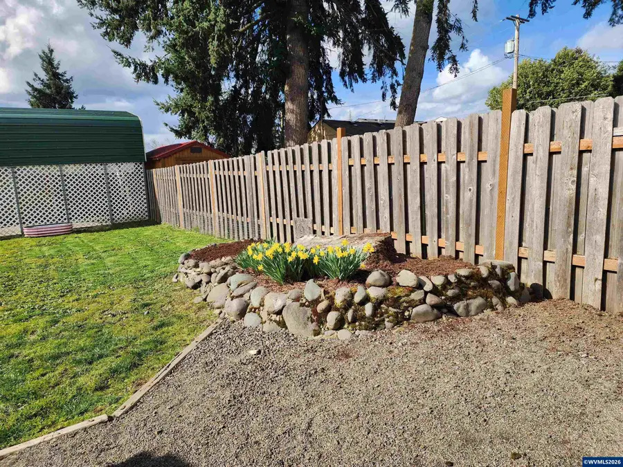 208 S Swiegle  Av, Molalla, OR 97038 - #3