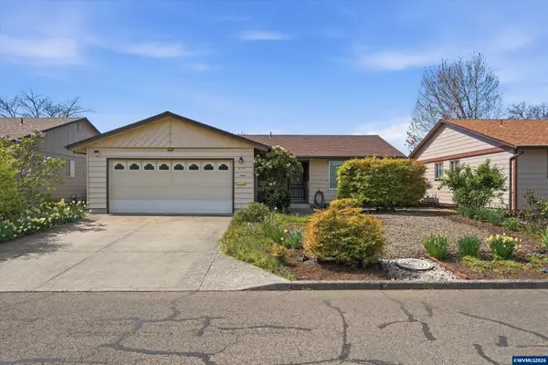 375 S Columbia Dr, Woodburn, OR 97071