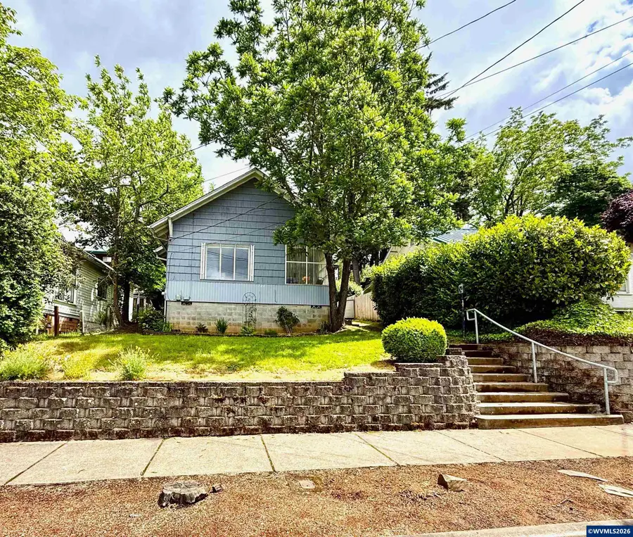 724 N Main St, Brownsville, OR 97327 - #2