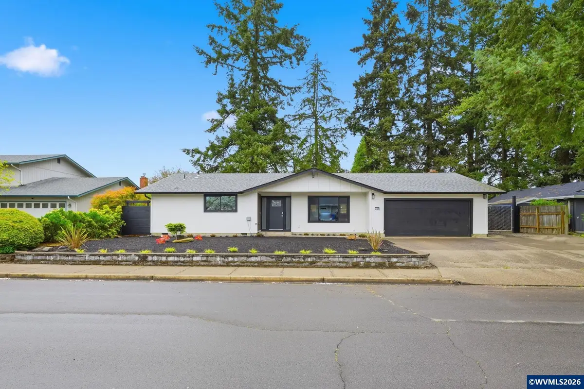 987  Travis Av, Eugene, OR 97404 - #1