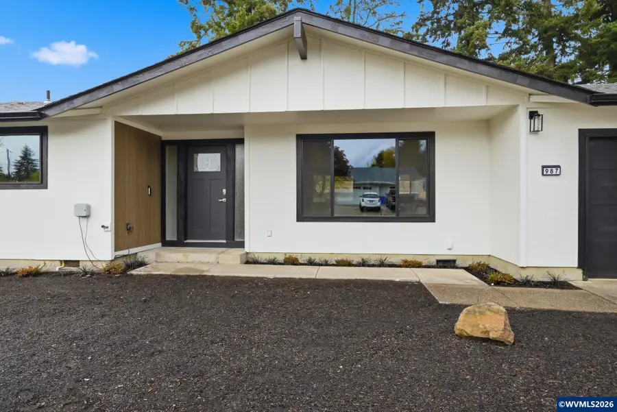 987  Travis Av, Eugene, OR 97404 - #2