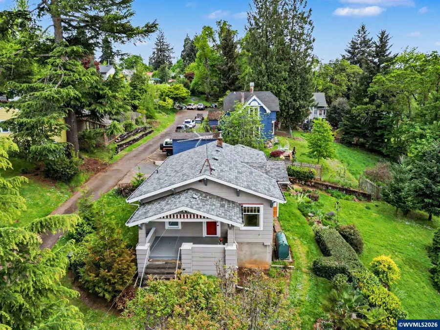 700  Oak St, Silverton, OR 97381 - #2