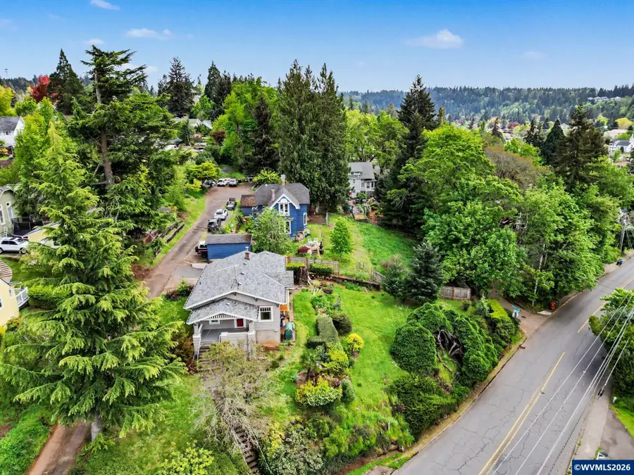 700  Oak St, Silverton, OR 97381 - #3