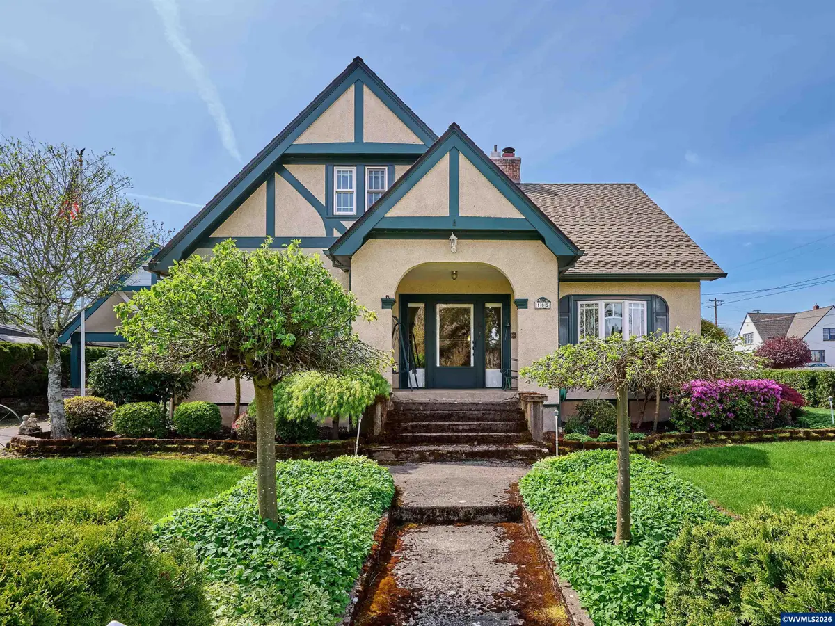 102 E 5th St, Molalla, OR 97038 - #1