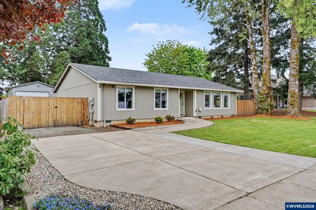 713 SE Rosewood Ln, Dallas, OR 97338 - #1