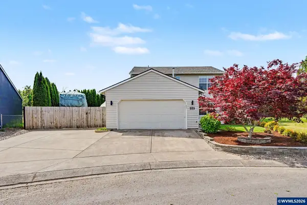 939  Sagrada Cir N, Keizer, OR 97303