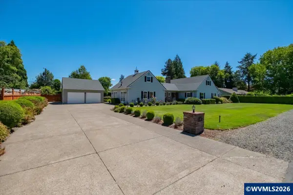 2715  Park Ter SW, Albany, OR 97321